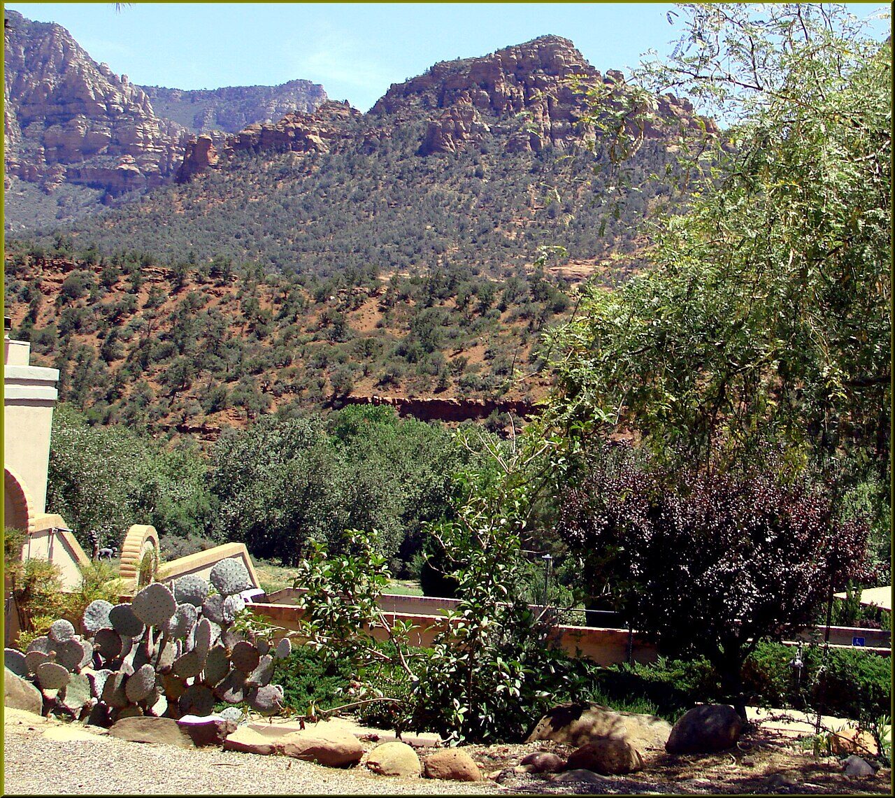 Looking for a Sedona Airbnb? Book the Same Homes Direct & Skip the Fees
