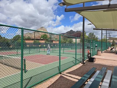 Sedona Studio W/D Patio Firepit