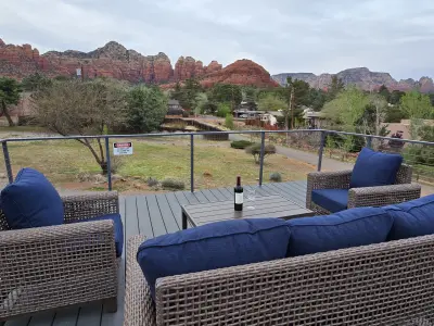 Luxury Sedona: Deck, Views, Hot Tub & Game Room