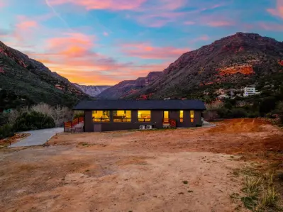 Sedona Top of the World Retreat • Oak Creek Canyon