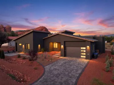 Modern Sedona Getaway | New Build/ Hot Tub + Games