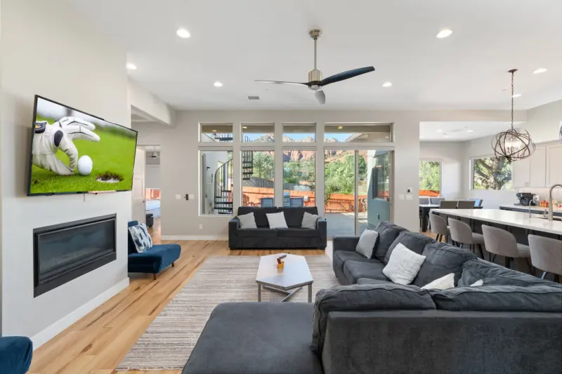 Luxury Sedona: Deck, Views, Hot Tub & Game Room photo 8
