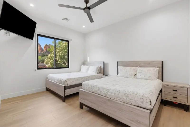 Modern Sedona Getaway | New Build/ Hot Tub + Games photo 23