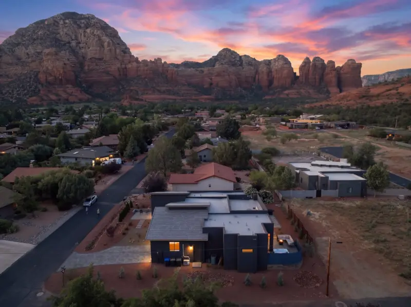 Modern Sedona Getaway | New Build/ Hot Tub + Games photo 32